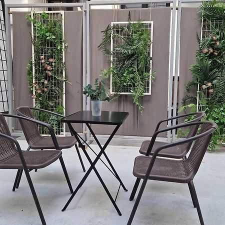 Monastiraki-Psiri, Old Town, 3-Bdr Apt, Sleep 6-10P, Spacious Court Yard Athen Eksteriør bilde