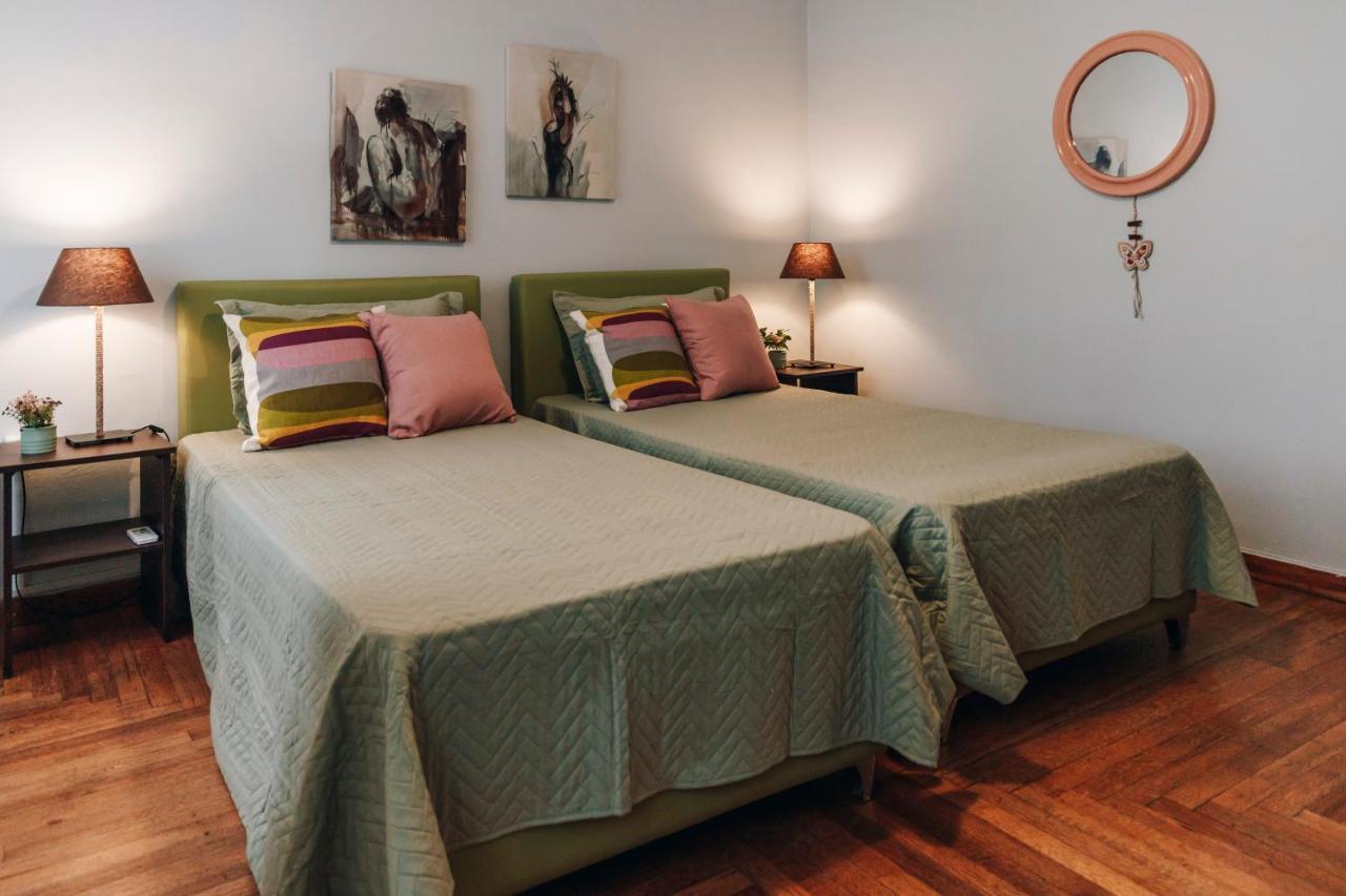 Monastiraki-Psiri, Old Town, 3-Bdr Apt, Sleep 6-10P, Spacious Court Yard Athen Eksteriør bilde