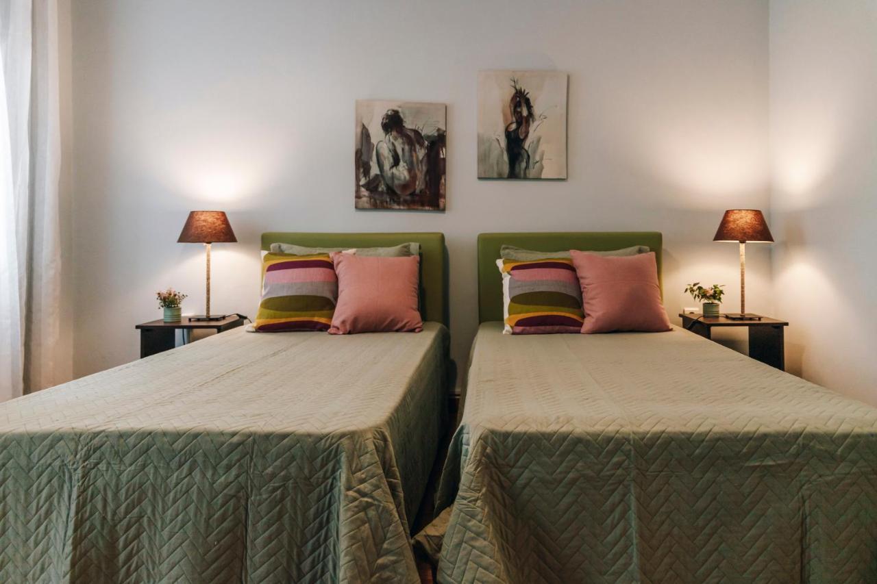 Monastiraki-Psiri, Old Town, 3-Bdr Apt, Sleep 6-10P, Spacious Court Yard Athen Eksteriør bilde