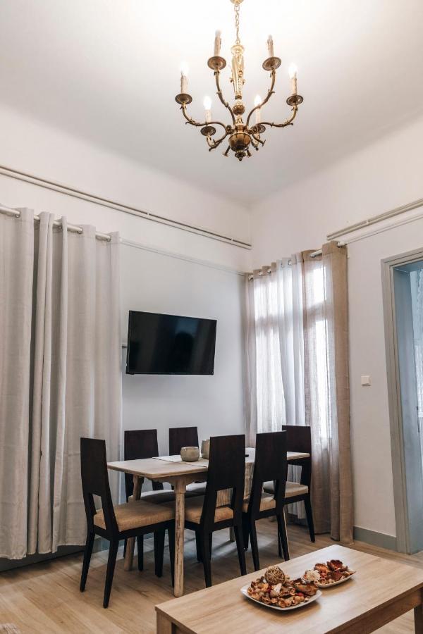 Monastiraki-Psiri, Old Town, 3-Bdr Apt, Sleep 6-10P, Spacious Court Yard Athen Eksteriør bilde