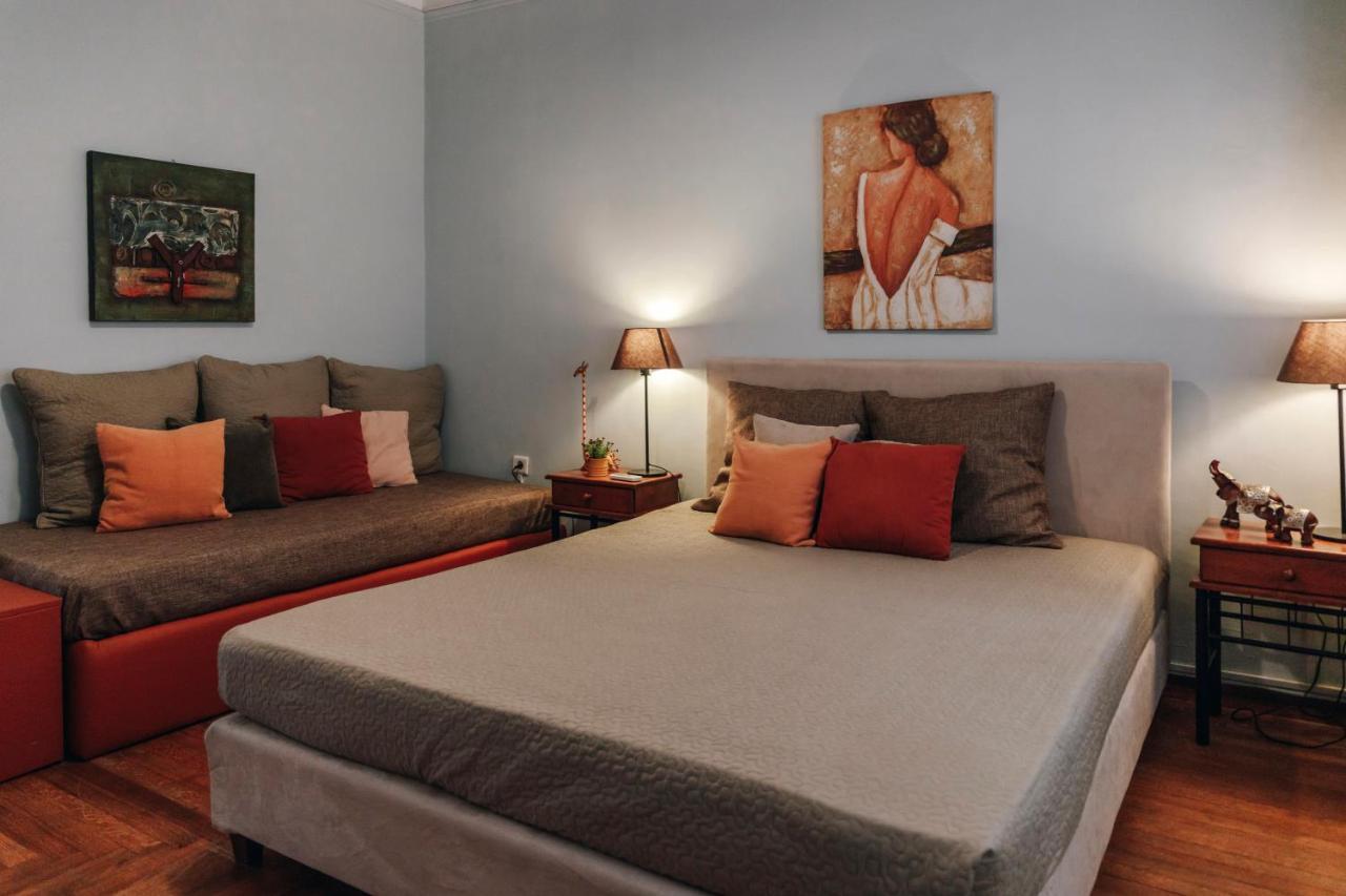 Monastiraki-Psiri, Old Town, 3-Bdr Apt, Sleep 6-10P, Spacious Court Yard Athen Eksteriør bilde
