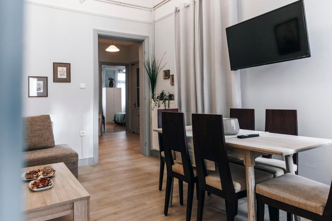 Monastiraki-Psiri, Old Town, 3-Bdr Apt, Sleep 6-10P, Spacious Court Yard Athen Eksteriør bilde