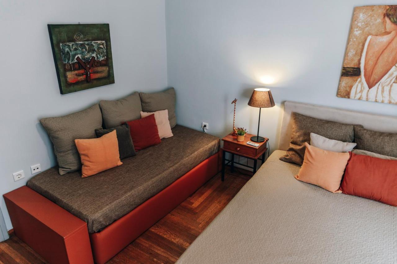 Monastiraki-Psiri, Old Town, 3-Bdr Apt, Sleep 6-10P, Spacious Court Yard Athen Eksteriør bilde