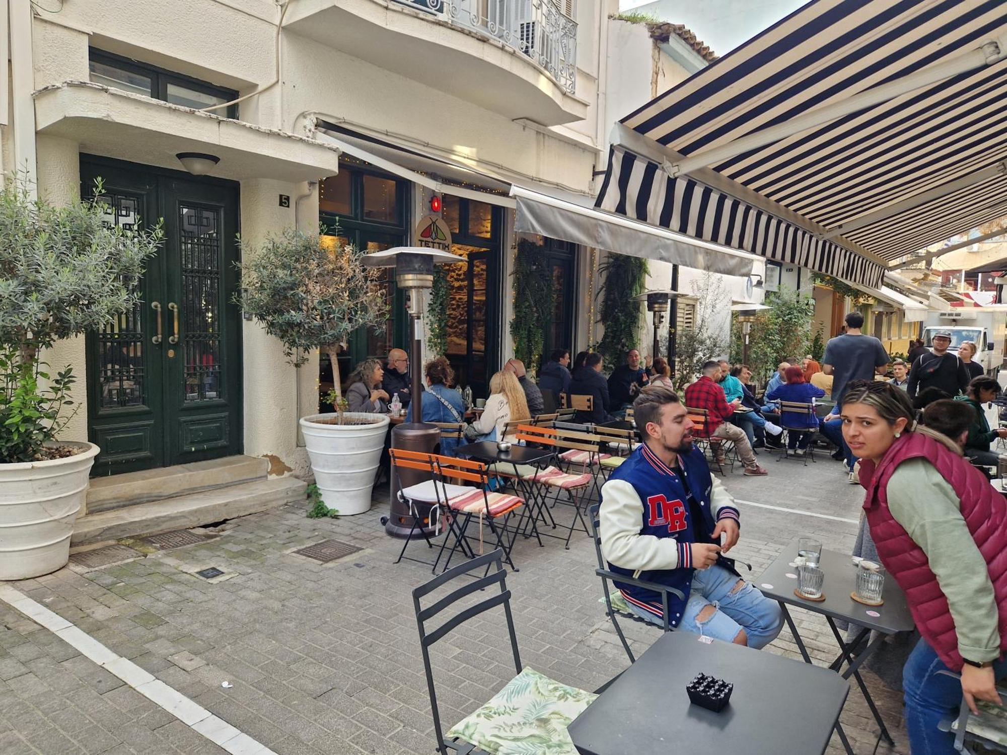 Monastiraki-Psiri, Old Town, 3-Bdr Apt, Sleep 6-10P, Spacious Court Yard Athen Eksteriør bilde