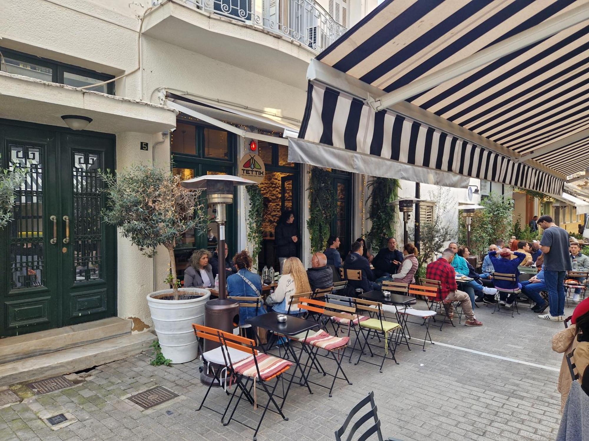 Monastiraki-Psiri, Old Town, 3-Bdr Apt, Sleep 6-10P, Spacious Court Yard Athen Eksteriør bilde
