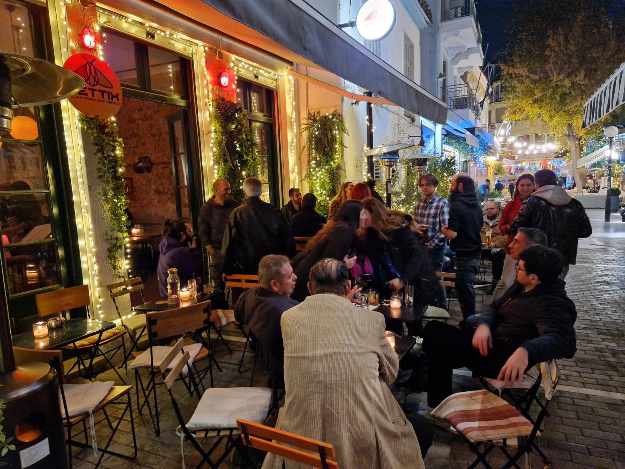 Monastiraki-Psiri, Old Town, 3-Bdr Apt, Sleep 6-10P, Spacious Court Yard Athen Eksteriør bilde